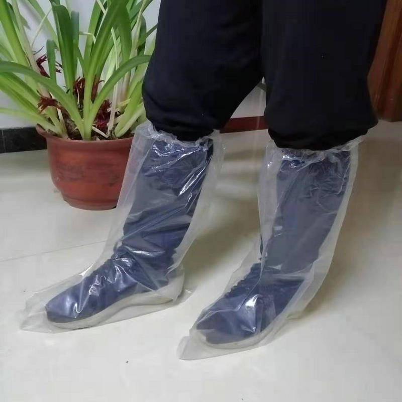 Disposable thickened waterproof shoe cover farm isolation anti-fouling boot cover outdoor plastic PE rain shoe type foot cover wholesale