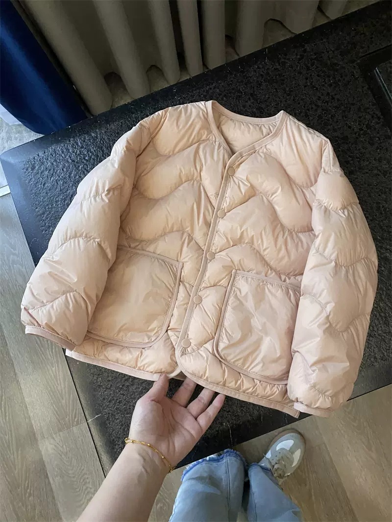 Children's 90% Duck down Lightweight down Jacket 2025 New Model Kids' Autumn and Winter Round Neck Wave Pattern Lightweight down Jacket