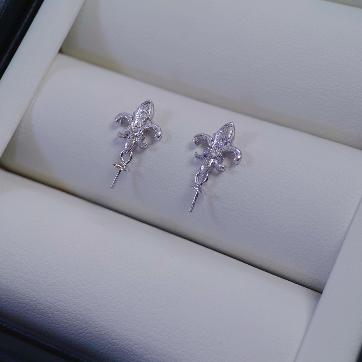 Platinum Pt900 Accessories Pendant Accessories Diamond Inlaid Figure with 10-11mm Diamond D 0.01Ct