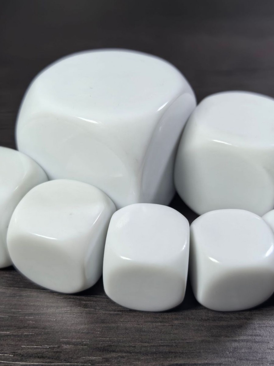 Round-Cornered Blank Glossy Dice with Dimensions of 12mm, 14mm, 16mm, 18mm, 19mm, 20mm, 22mm, 25mm, 30mm, 40mm