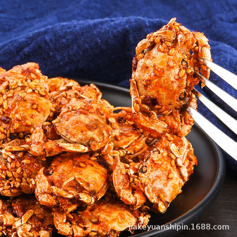 Instant spicy small sea crab seafood snacks canned spicy seafood snacks sweet spicy crispy crab relieving appetite