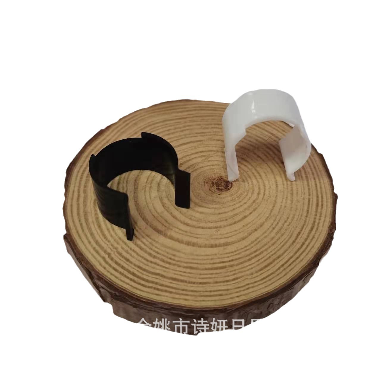 20-port 24-port Cleansing Oil Pump Button Buckle Plastic PP Material Lotion Pump Clip Buckle Small Button Clip Buckle