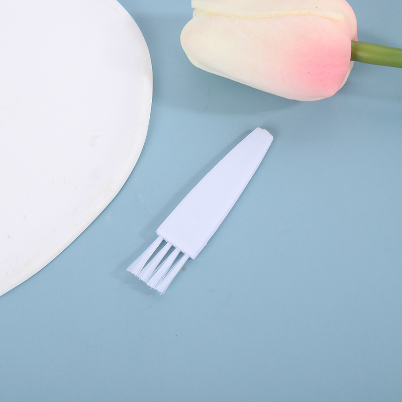 Plastic ear scoop accessories cleaning brush eyebrow trimmer accessories plastic small brush razor keyboard dust removal small brush