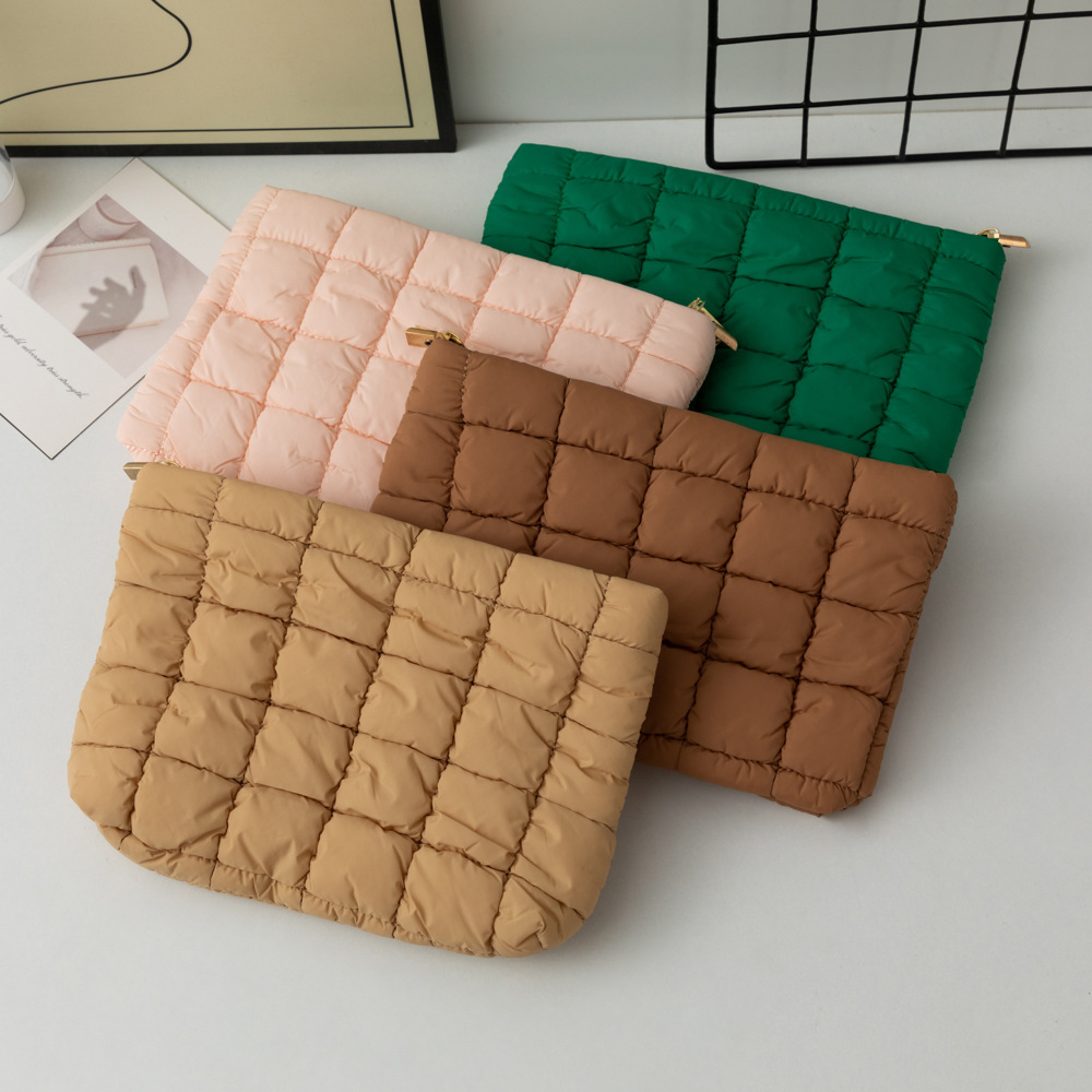 New Solid Color Clutch Bag, Pleated Cosmetic Bag, Trendy Women's Bag, Checkered down Bag, Fashionable Versatile Stylish Small Bag