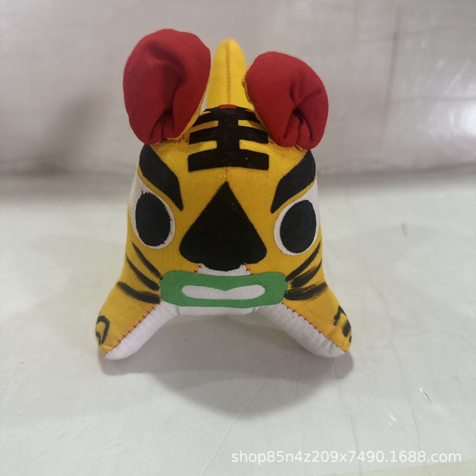 Handmade Cloth Tiger Ornaments Folk Features Craft Traditional Cloth Tiger Chinese Style Gift Cloth Tiger Decoration