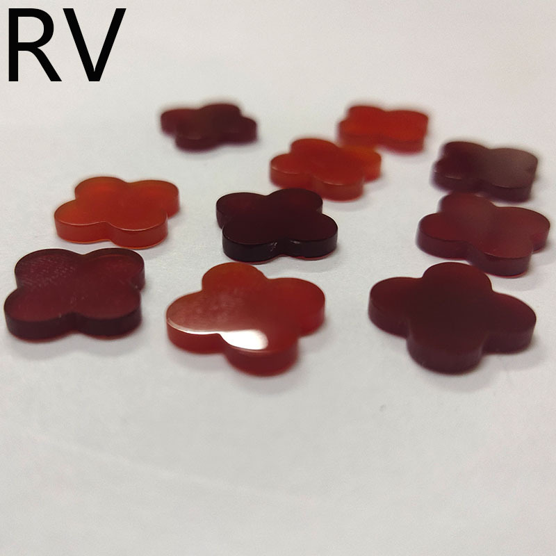 Natural four-leaf clover red agate petals Red chalcedony red gem head double-sided flat stone jewelry accessories direct sales