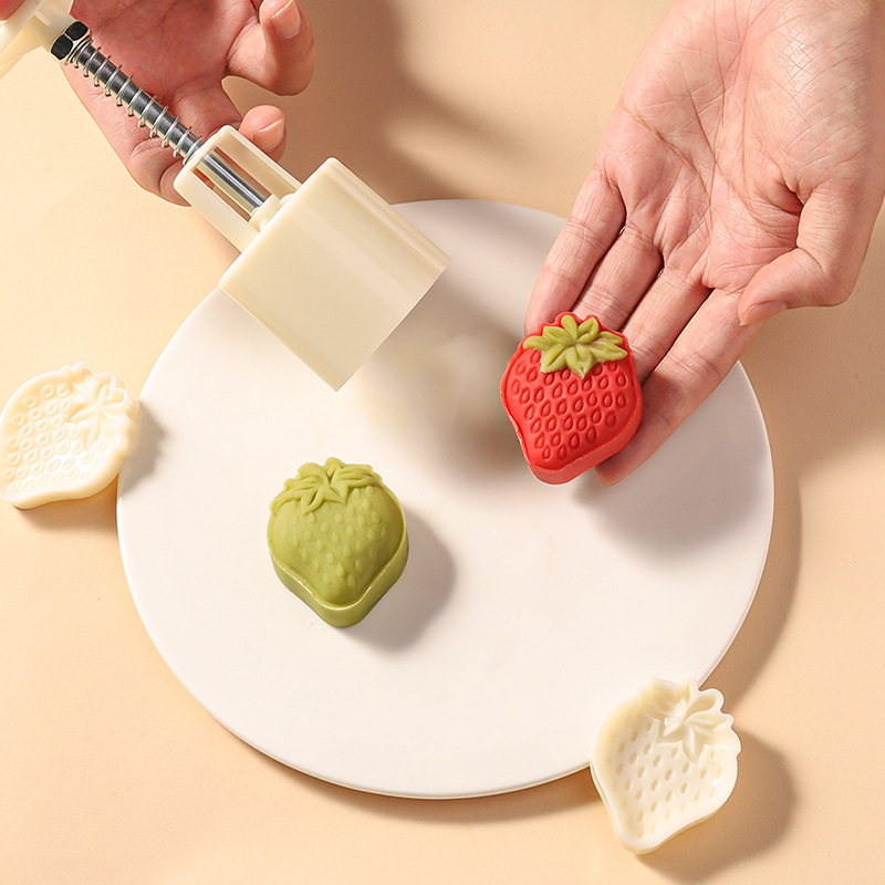 Internet celebrity 2023 new Korean cartoon Fruit strawberry moon cake mold for green bean cake ice cream pastry press home