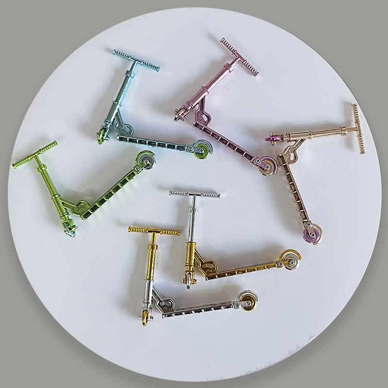 Cross-Border Hot Selling Artificial Mini Finger Scooter Model Kidsren's Toy Car Scooter Team Finger Skateboard