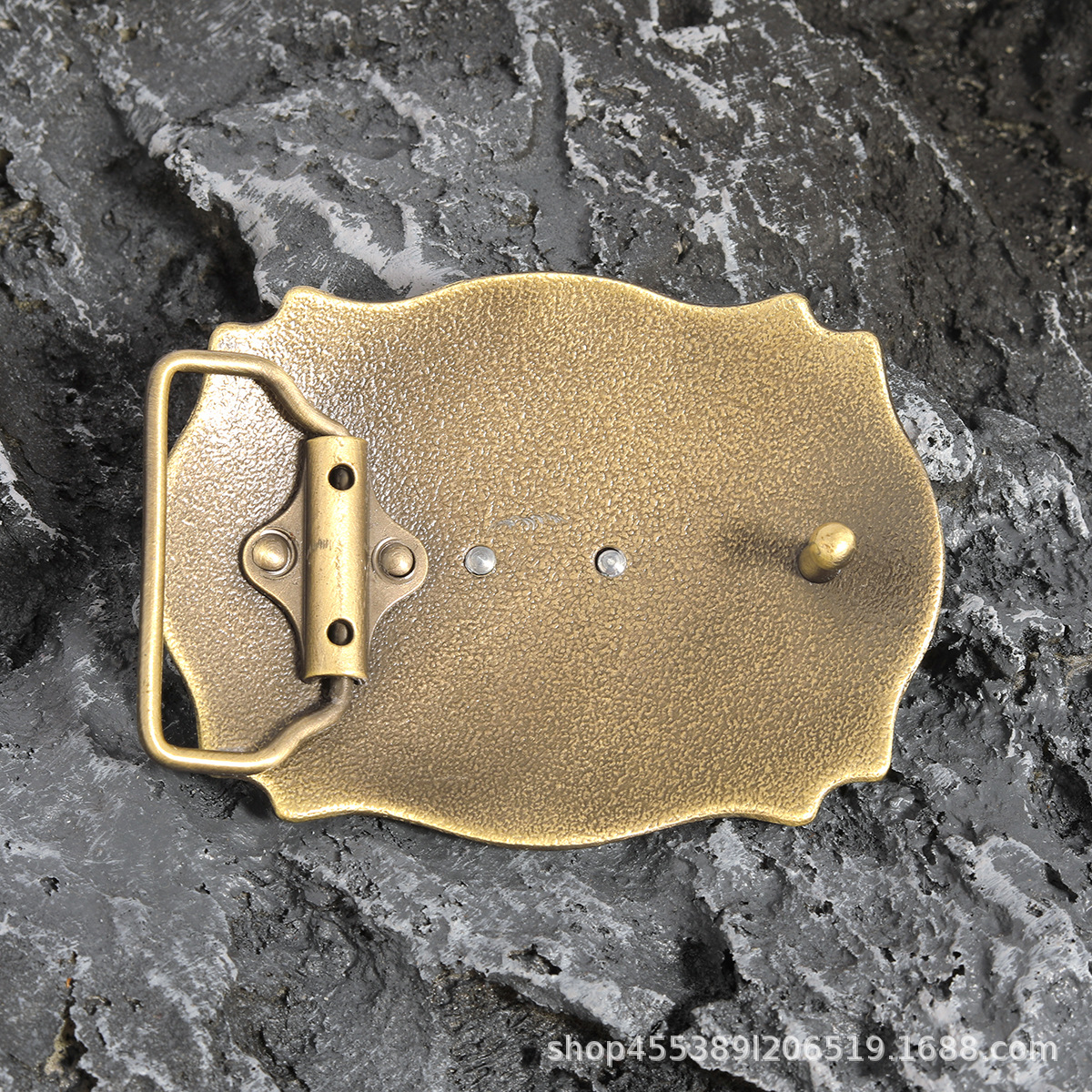 Cross-border Europe and the United States personality waist head metal relief pattern bottom 3D cow head belt buckle Denim wind decoration accessories wholesale