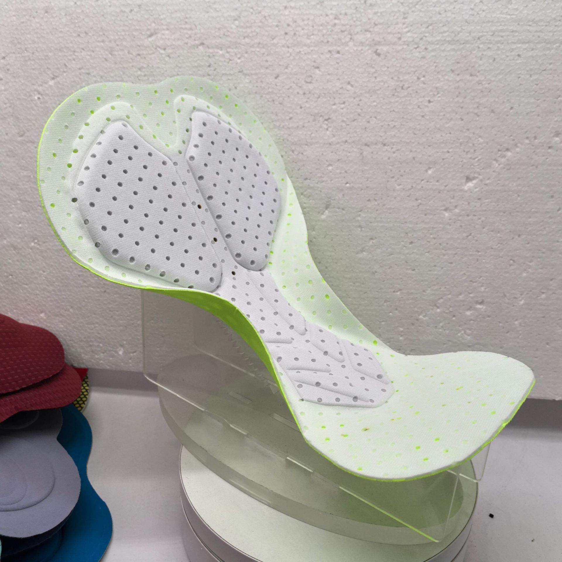 Natural Cycling Clothing Seat Cushion Factory Develops Classy Men's High-Density Sponge Perforated Cycling Clothing Seat Cushion Silicone Pants Pad