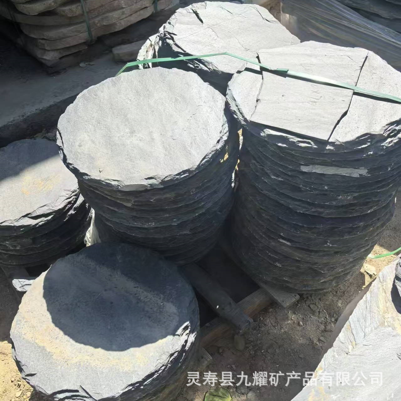 Bluestone Indoor Living Room Outdoor Stepping Stone Courtyard Non-Slip Garden Paving Lawn with Irregular Stepping Stones