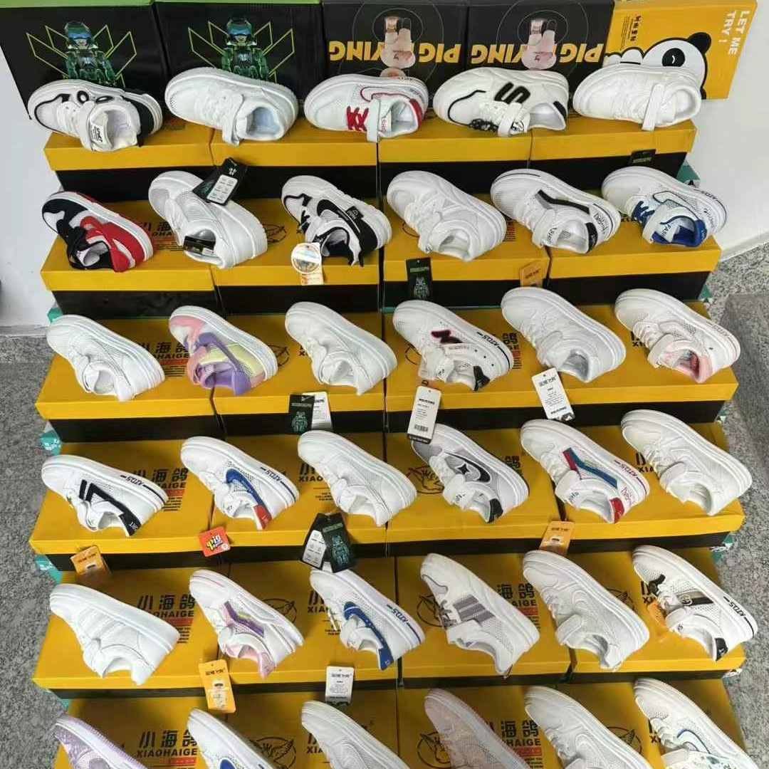 Весенние повседневные детские обувь 2024, распродажа бренда, ассорти моделей, искусственная кожа, белая обувь, остатки на складе