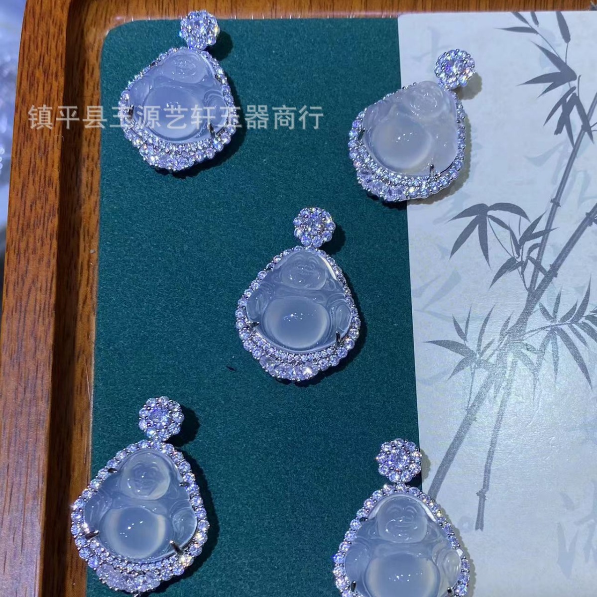 Новый китайский ледяной серебряный кулон маленький халцедон Будда кулон агат Большой живот Будды ожерелье ниша женский нефрит