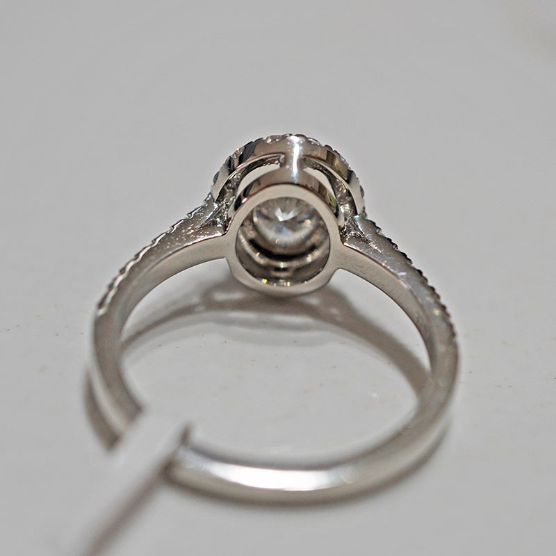 Pt950 Platinum Cultivated Diamond Ring for Women as Bright as Stars for Wedding and Proposal with Starry Surround