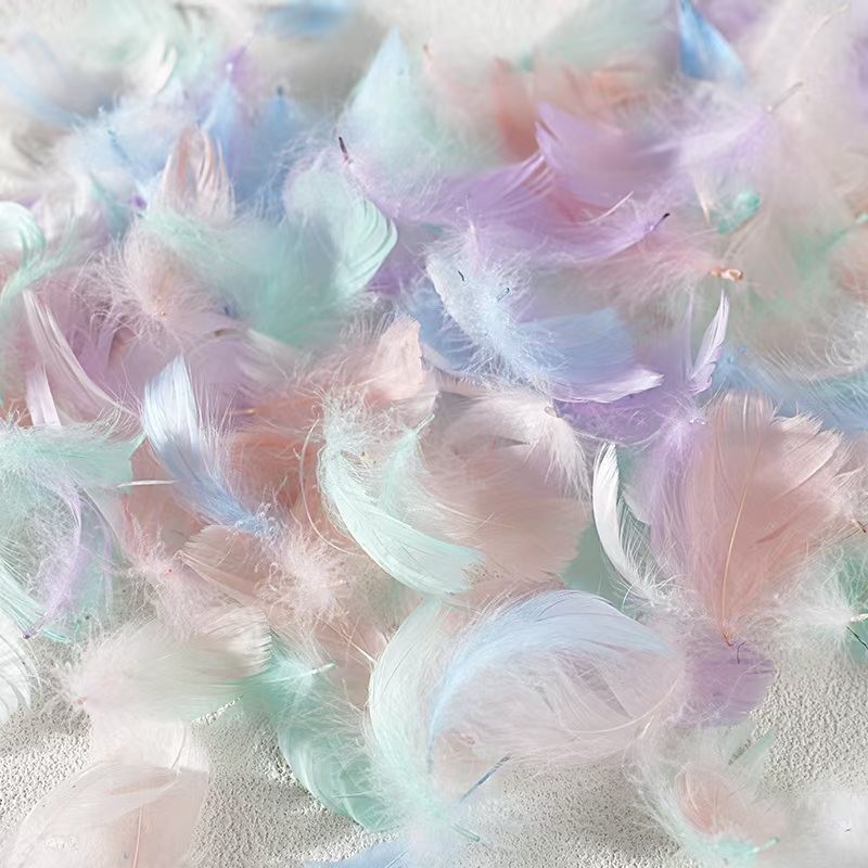 Цветные перья 6-8см маленькие плавающие макароны бобо шарик наполнитель для подарочной коробки фейерверк трубка игрушка для кошек