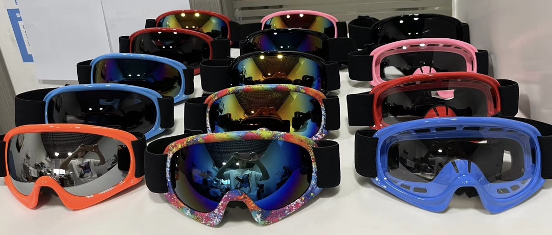 Children's Ski Goggles 14 Colors in Stock, Factory Same-Day Delivery, Thickened Sponge Spray-Painted Frame
