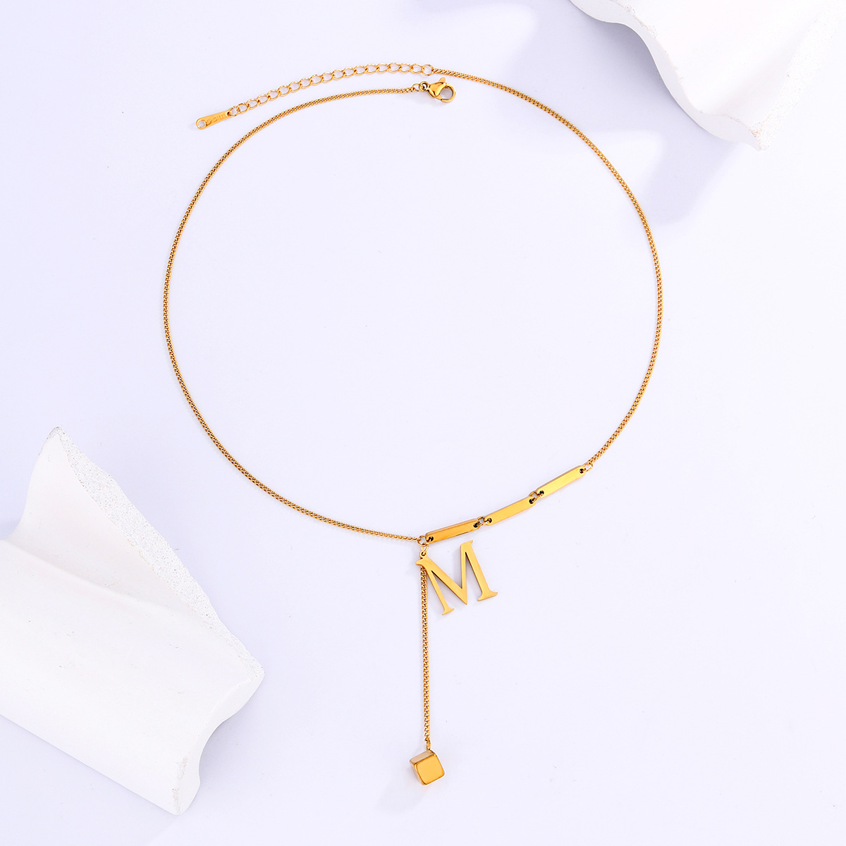 26 Letter Necklace European and American Simple Niche Design Letter Pendant Non-Fading Accessories Wholesale