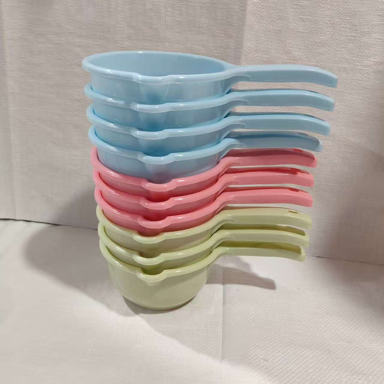807 Colorful Household Plastic Water Scoop Kitchen Water Ladle Daily Use Scoop 1 Yuan Supply