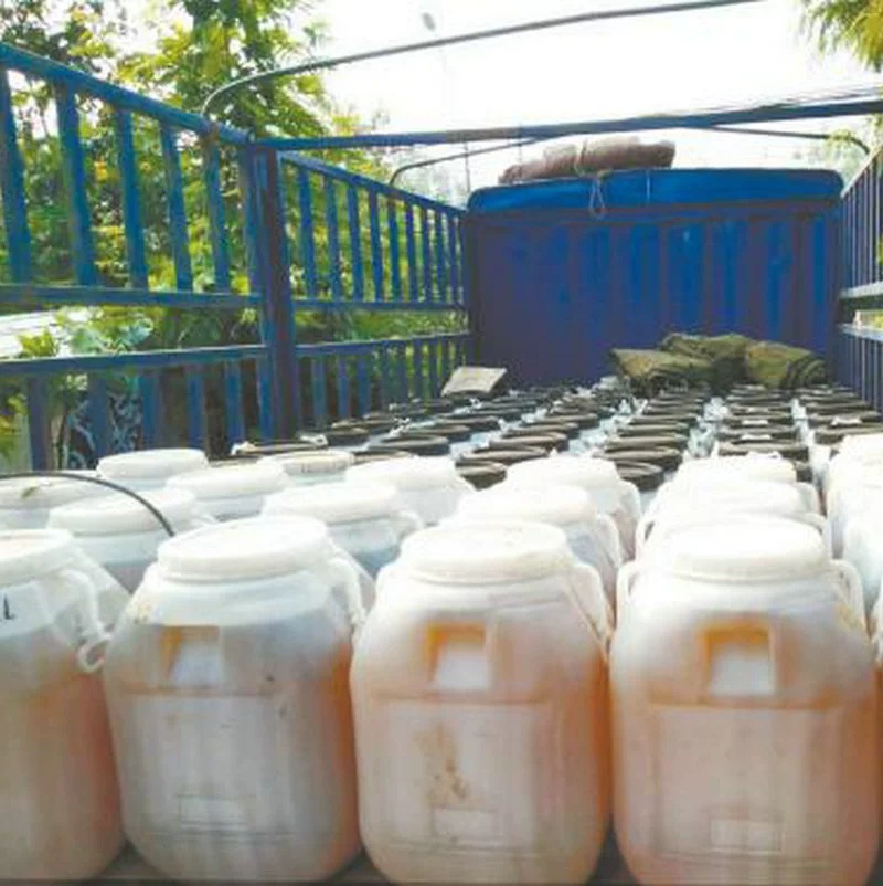 Large barrel bulk honey factory wholesale bumblebee Baihua Sophora japonica jujube medlar linden honey 75kg bee farmer direct sales