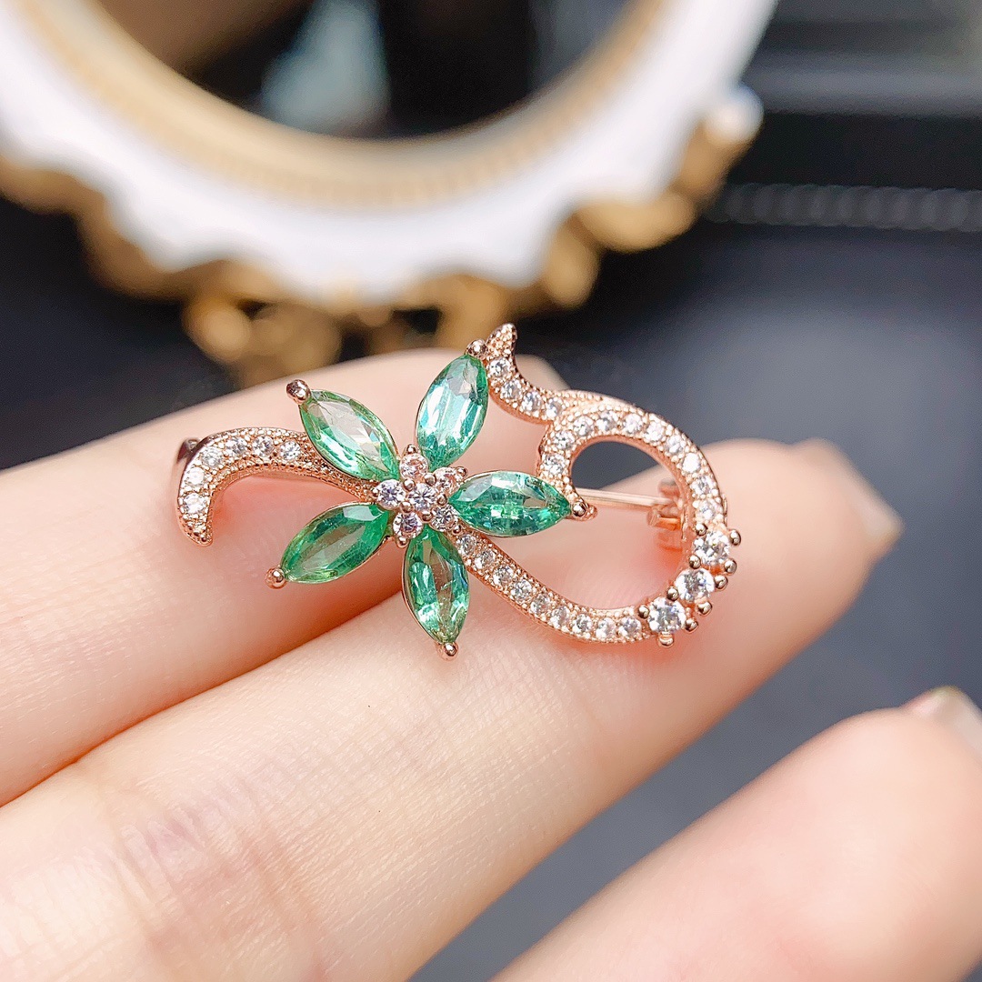 Factory Wholesale Popular Natural Emerald Brooch S925 Silver Inlaid Main Stone 2.5*5 Hot Selling European and American One Generation