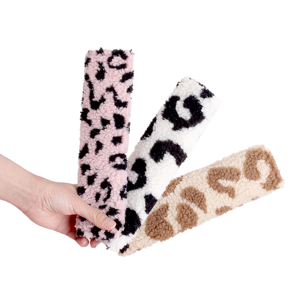 Leopard print safety belt shoulder pad cute cartoon car plush safety belt anti-strapping protective cover women's car interior decoration