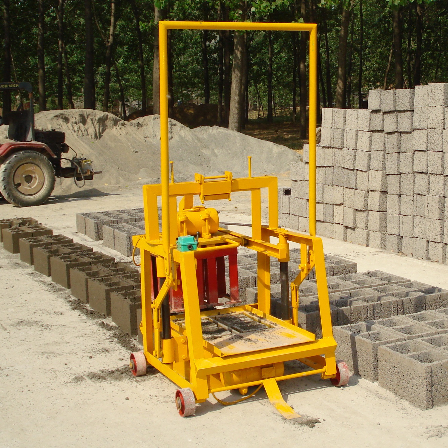 Brick making machine equipment small hollow brick machine concrete brick making machine mobile hand push brick making machine