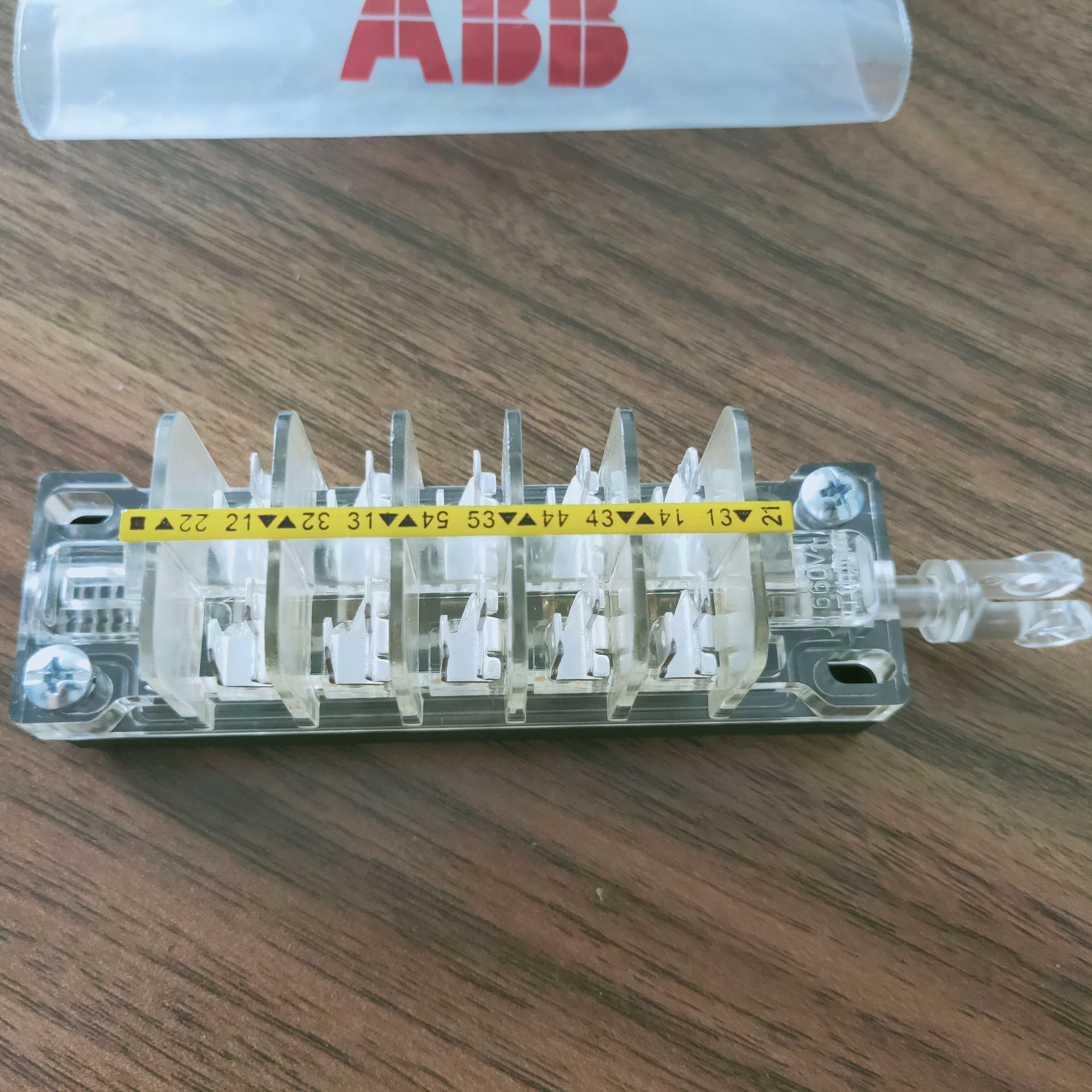 GCE7002397R0121 вспомогательный переключатель S3 3NO 2NC 4344