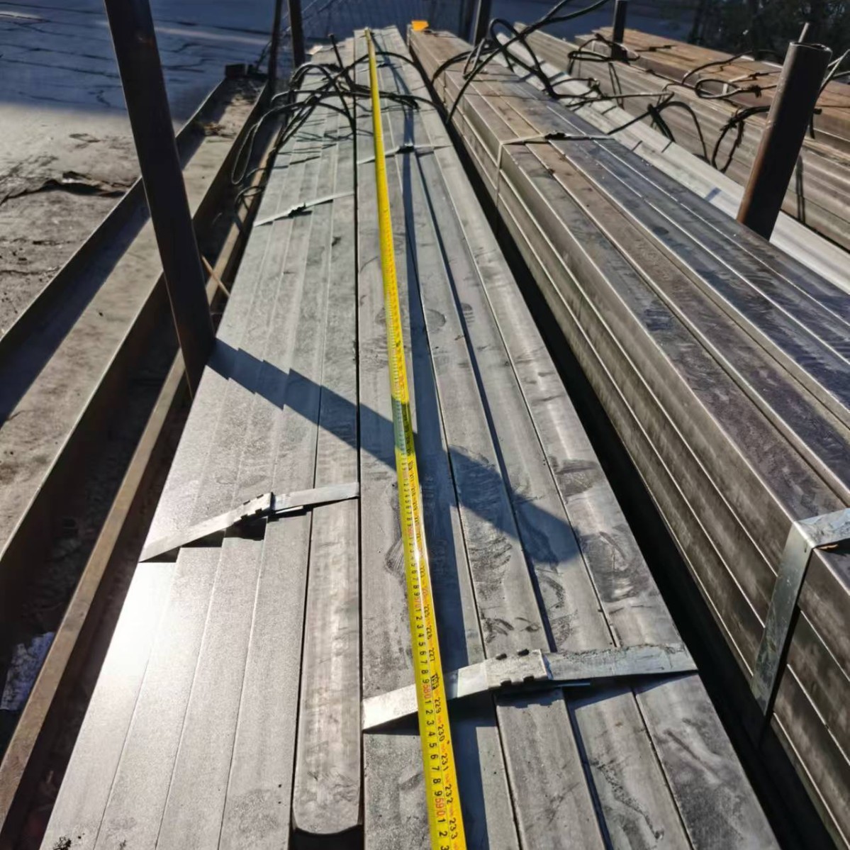 Q235 Q355B 45 Q235 Q355B 45 #   Cold Drawn Square Steel Hot Rolled Square Steel Square Flat Steel 40*40 50*50 10 0*100