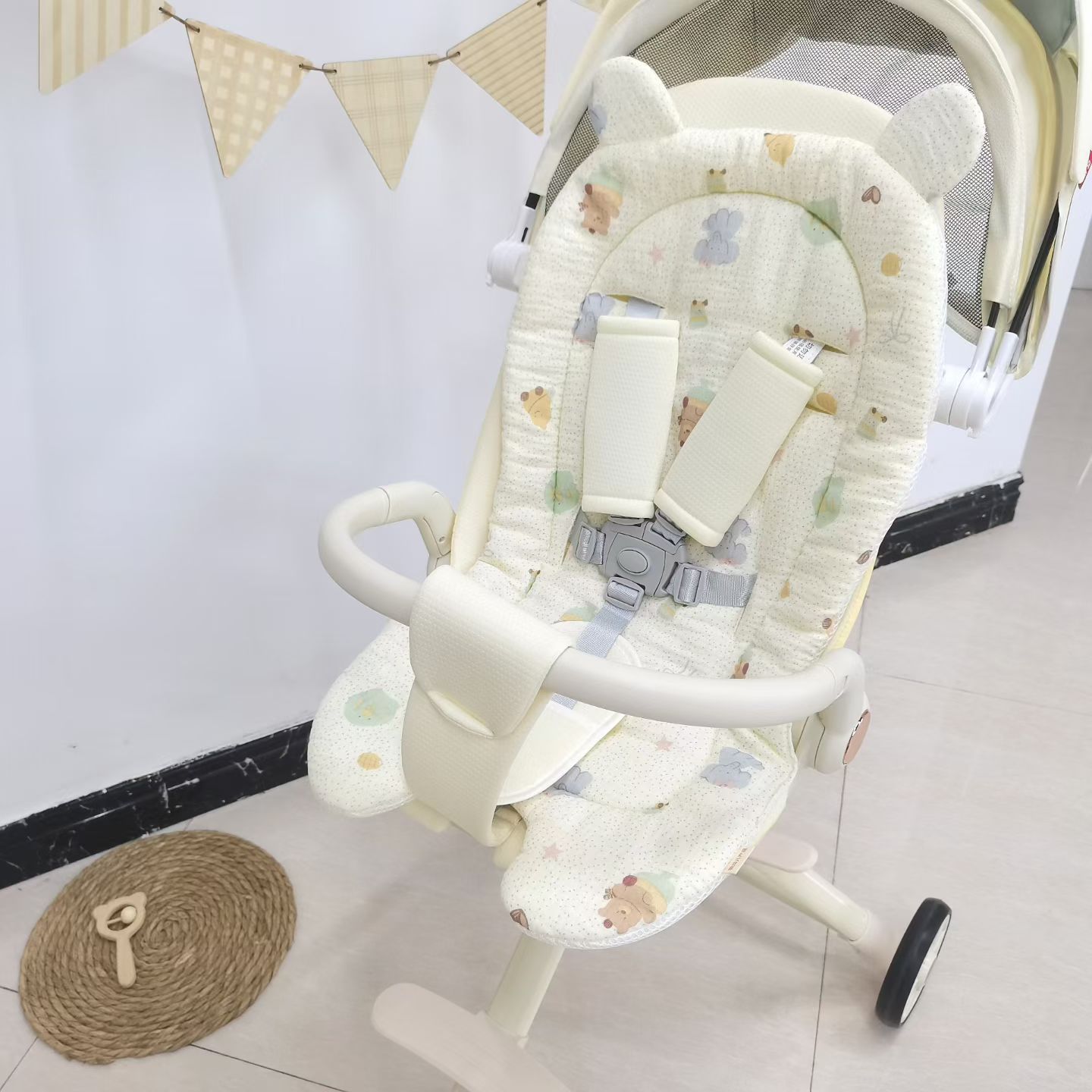New Baby Stroller Seat Cushion, Stroller Pad for Walking Babies, Spring, Autumn, and Summer Gauze 3D Mesh Baby Dining Chair Cotton Cushion