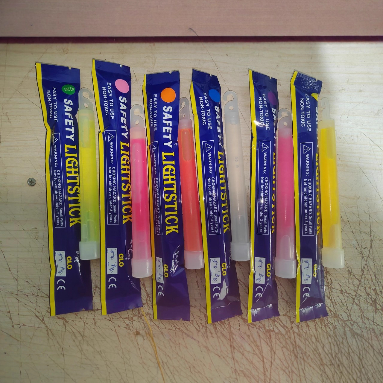 Светящаяся Палка Эссенция Упаковка 6 дюймов Крючок На Улице Одноразовая Экстренная Сигнальная Светящаяся Палка Дайвинг Спасательная Производитель Оптовая