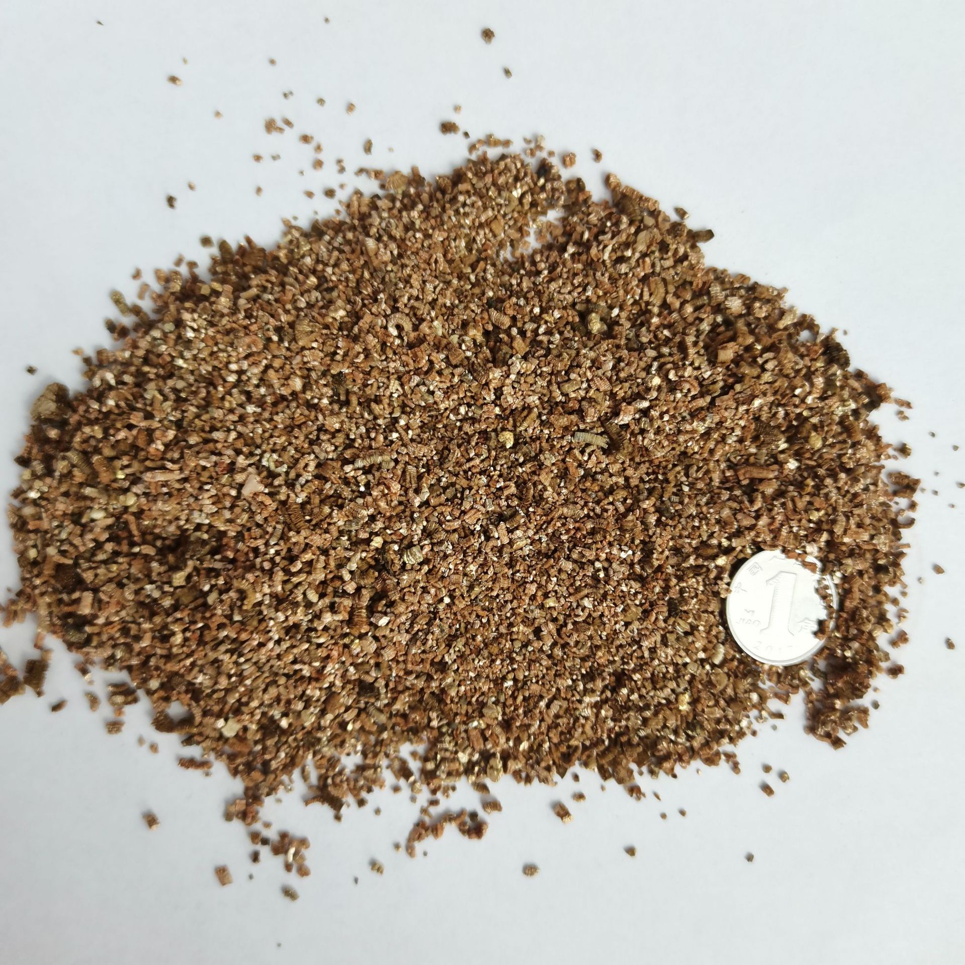 Raw Vermiculite Chips Expanded Vermiculite Powder for Fireproof Insulation Building Materials Mix