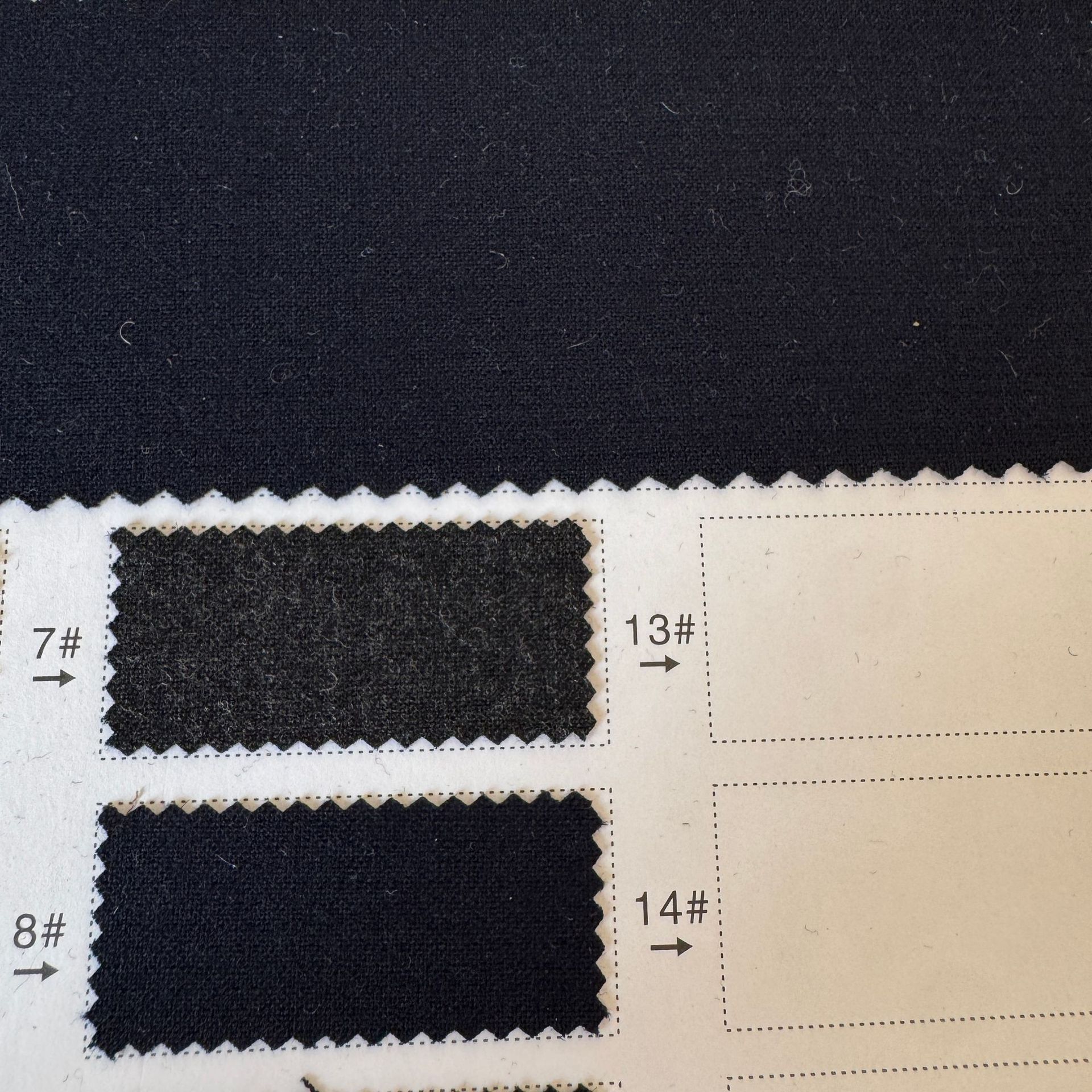 40 Wool Viscose Blended Worsted Lycra Stretch Pants Fabric Is Comfortable, Crisp, Smooth and Has Excellent Anti-Wrinkle Properties