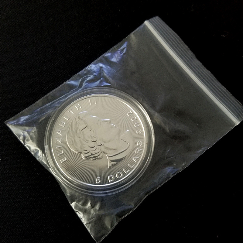 Antique Crafts Copy Iron Material Queen Maple Leaf 2022 2023