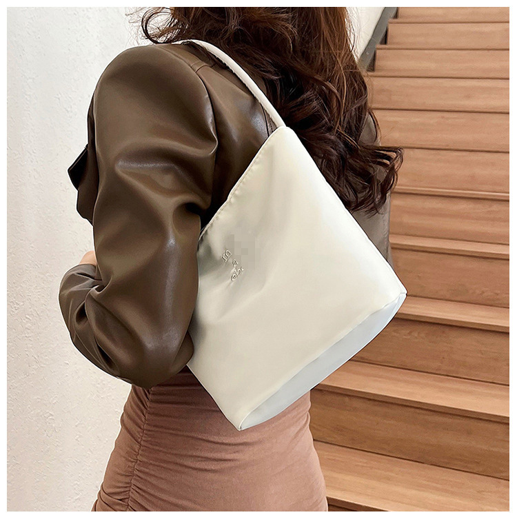 Bridal Wedding Souvenirs, Team Building Gifts, Office Workers’ Birthday Souvenirs, Fashionable Embroidered Nylon Shoulder Bags