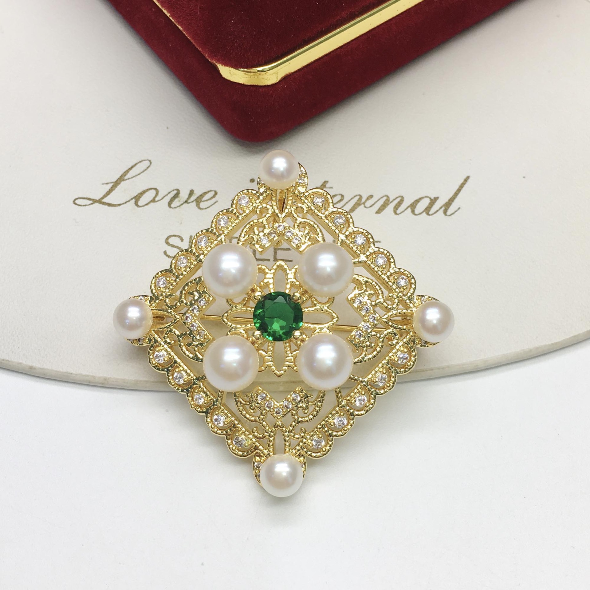 Autumn New Little Red Book Online Celebrity Hot Push Japanese Multi-grain tian Ran Freshwater Real Brooch Sweater Coat Pin