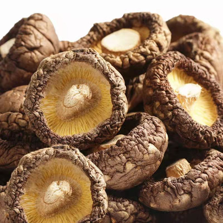 Seasonal Sulfur-Free Dried Mushrooms with Thick Flesh and No Stems, Farm-Grown New Mushrooms for Stir-Frying and Soup, Direct from the Manufacturer