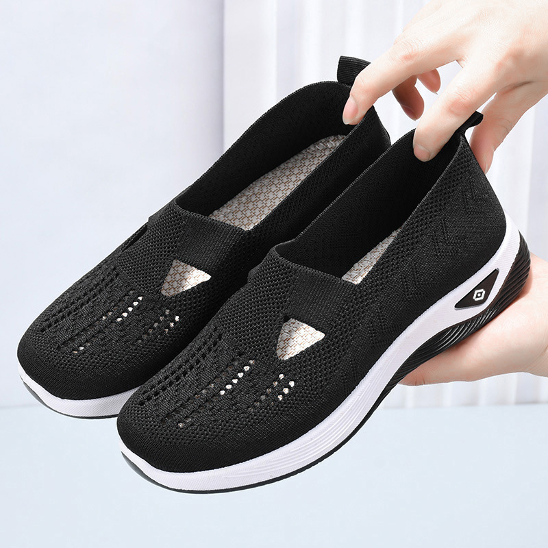 Women's Shoes Summer Cross-Border Large Size Slip-On Mom's Shoes Fly Woven Mesh Casual Shoes Versatile Old Beijing Cloth Shoes Wholesale