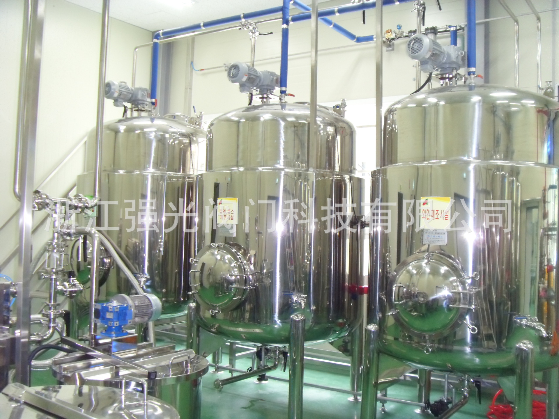 Supply of Stainless Steel Mobile Storage Tank, Stainless Steel Mobile Storage Tank, Stainless Steel Buffer Tank, Stainless Steel Mobile Tank