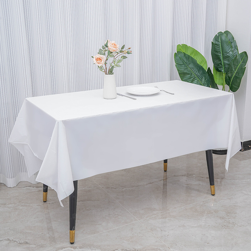 Прямоугольная одноразовая скатерть PEVA, эксклюзивная для однотонных вечеринок, 108 дюймов, многоцветная