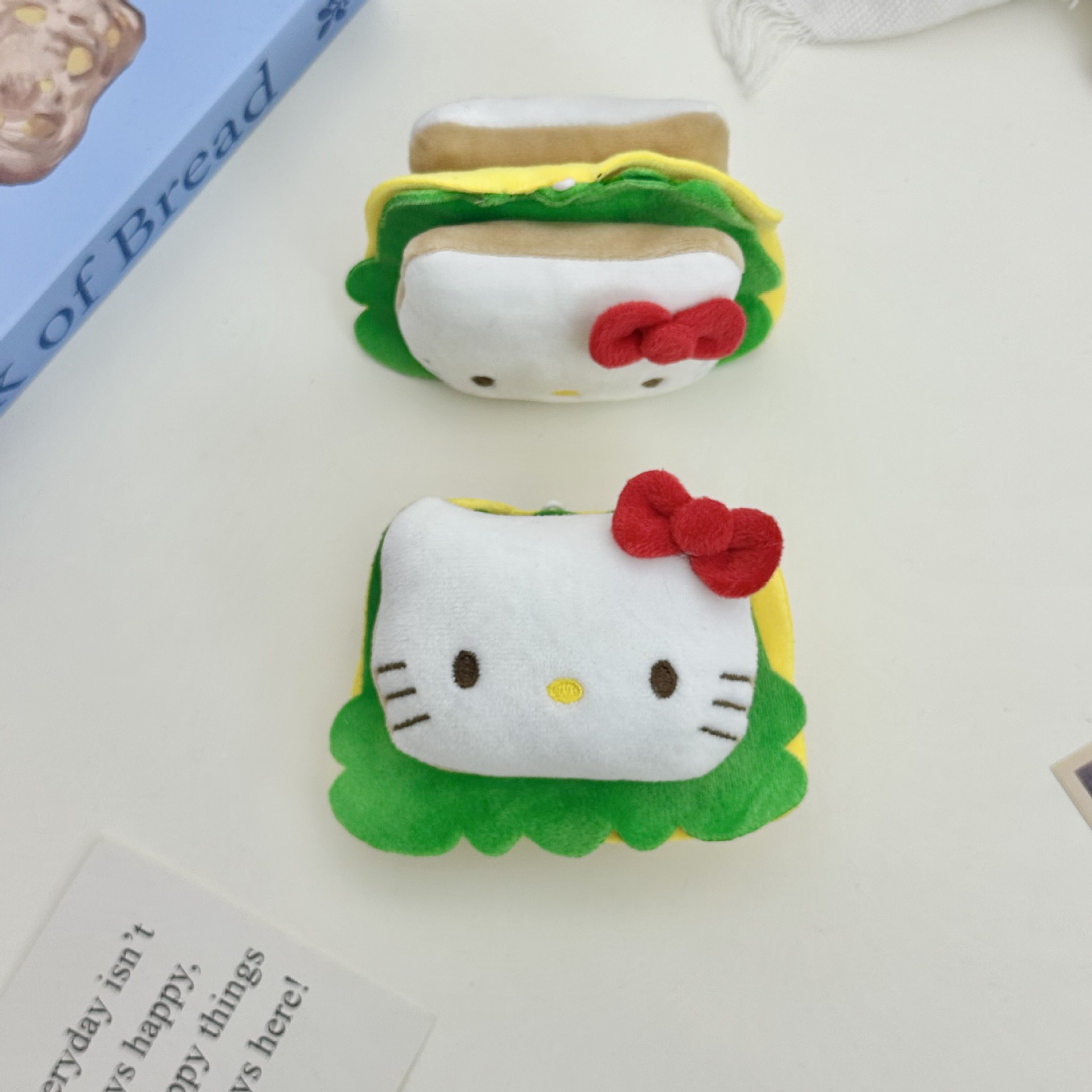Popular Night Market Claw Machine Squeaky Hamburger Kitty Keychain Hamburger Capybara Plush Toy Pendant
