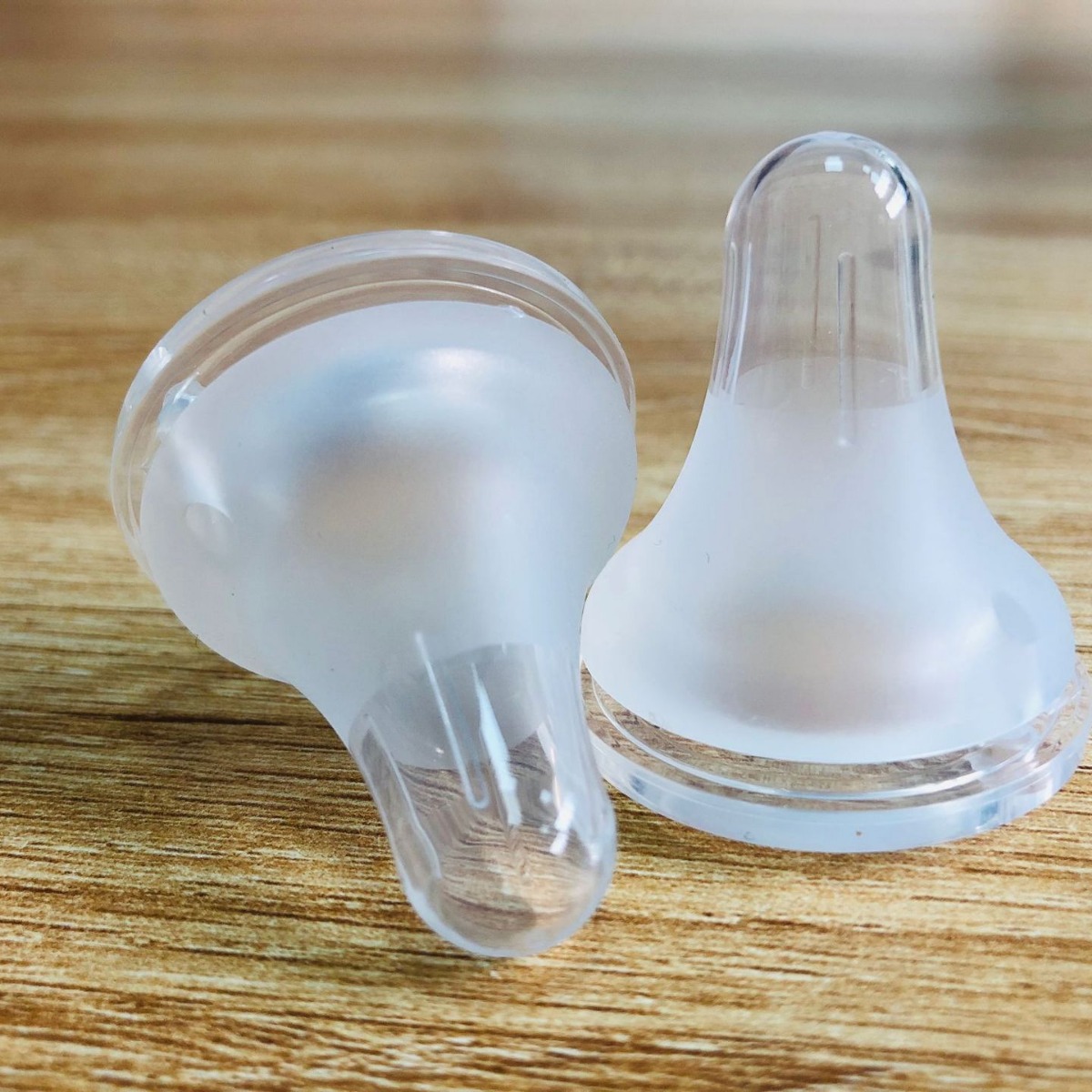 Factory direct standard caliber frosted pacifier breast milk real feeling full silicone pacifier