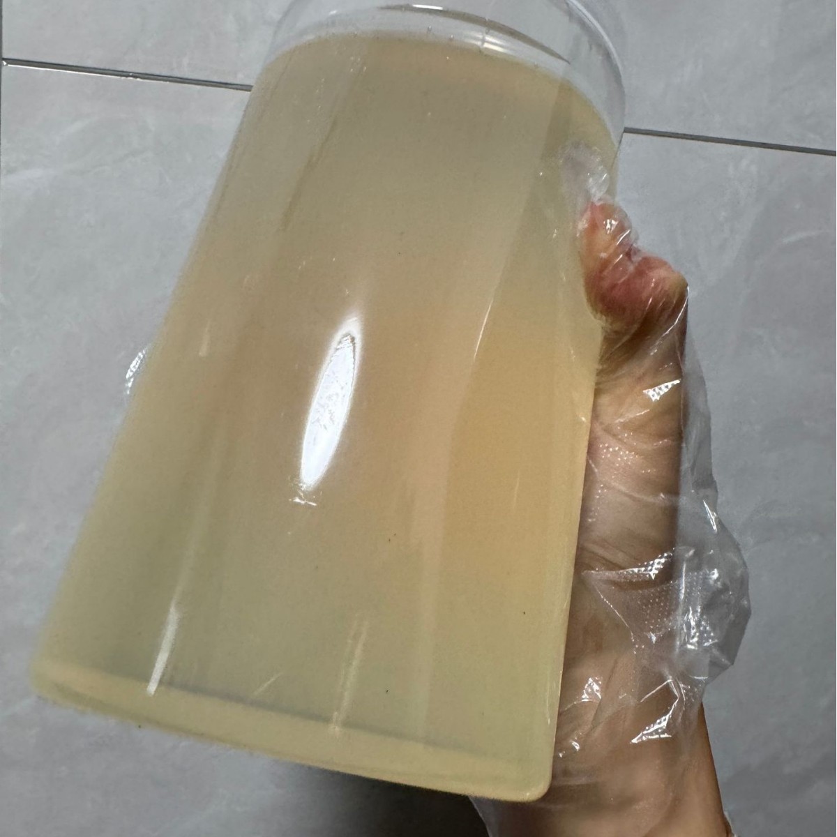 Полиизопреновый каучук с молекулярным весом 50 000, хорошей эластичностью и отличной холодостойкостью