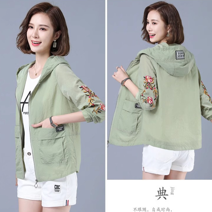Sun-protective Clothing Women's Summer Embroidered Lightweight Jacket Loose Large Size Women's Clothing Casual Hooded Middle-aged Mother's Sun-protective Clothing Shirt