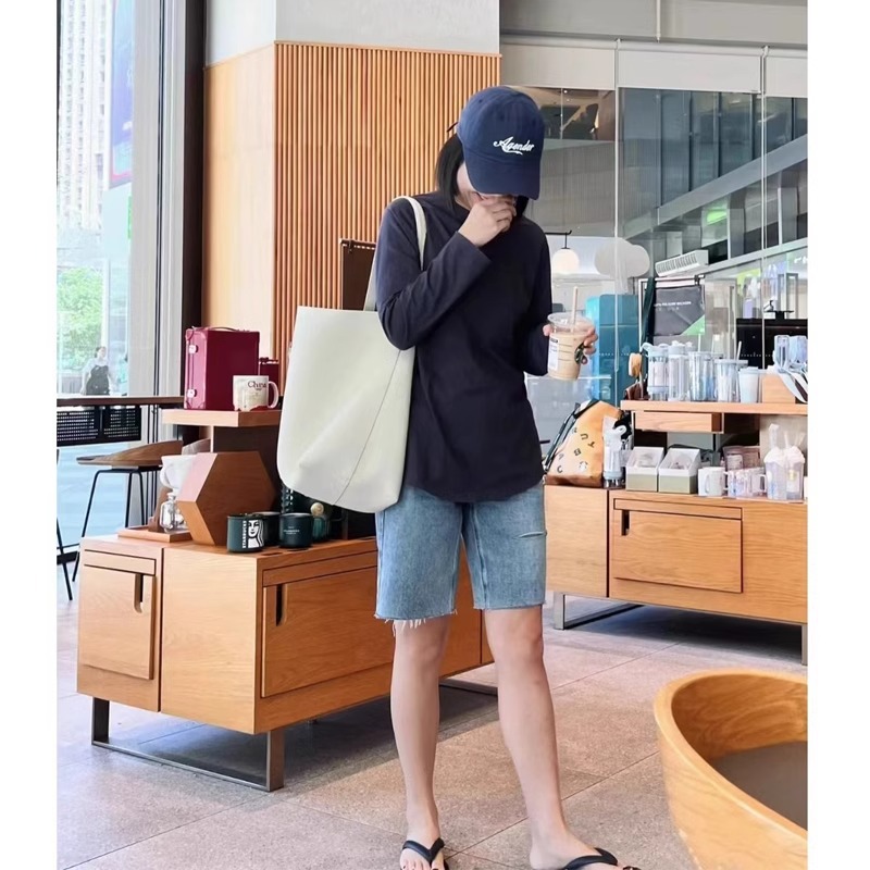 Genuine Leather Large-Capacity Bucket Bag for Women 2025 New Style This Year's Popular First-Layer Cowhide Niche Shoulder Bag Commuter Bag for Women