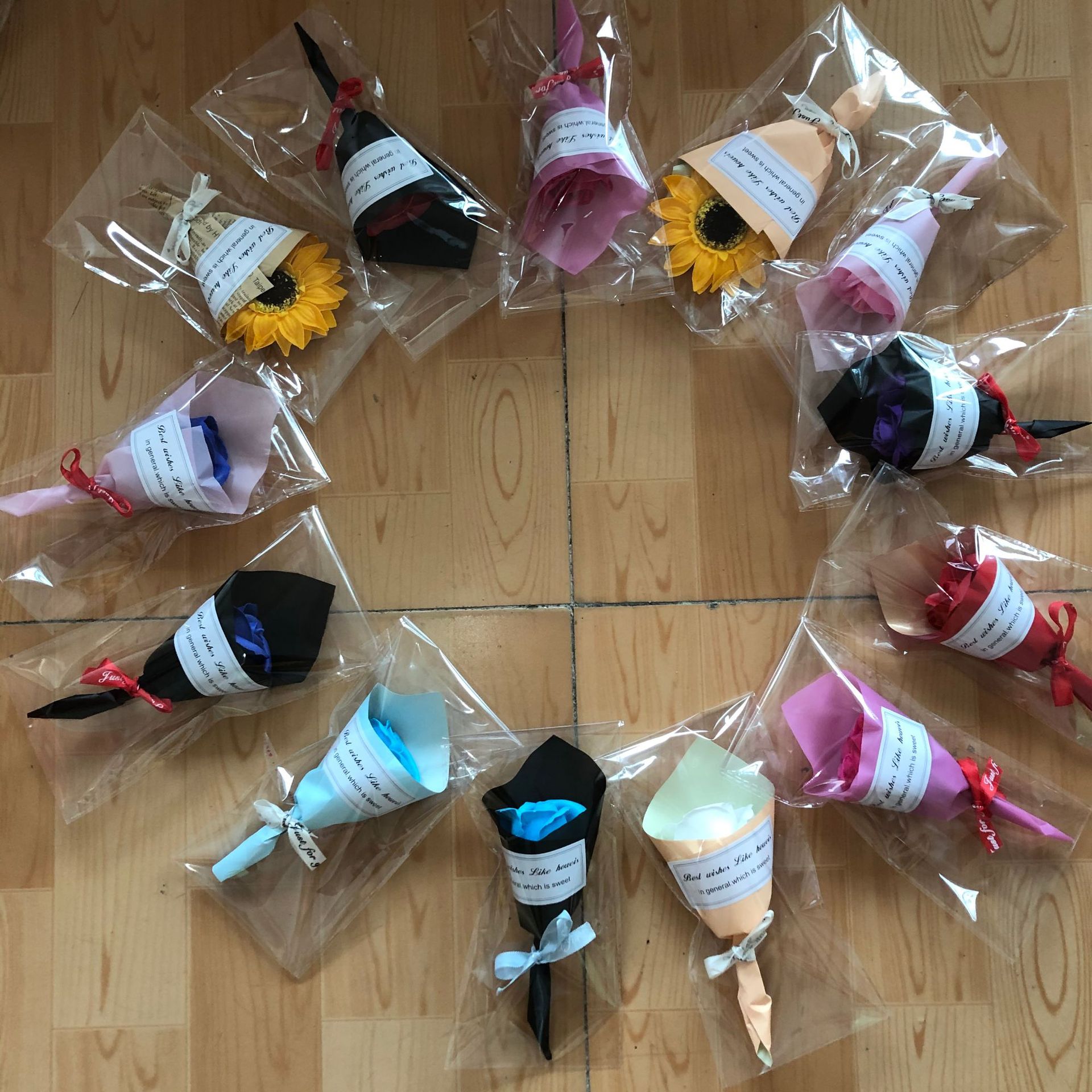 Mini small bouquet hand gift soap flower rose bouquet single decorative send independent packaging bag decorative bouquet