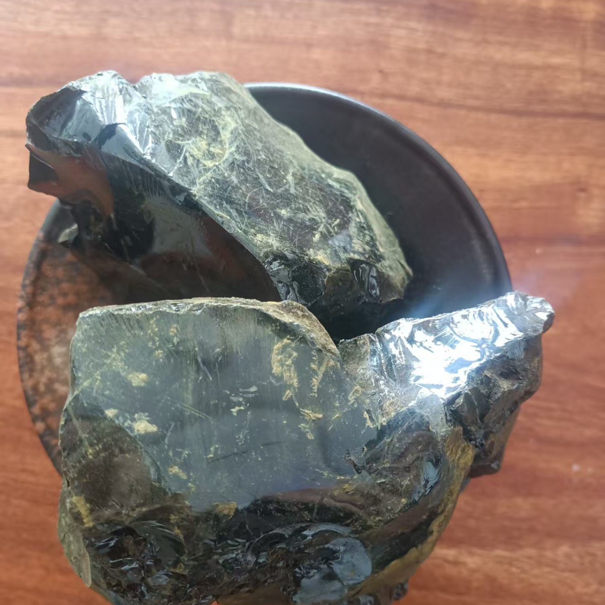 Асфальт средней температуры используется для гидроизоляционных материалов, асфальтовой краски, огнеупорных материалов, магнезитовых угольных кирпичей, глиняного раствора доменной печи