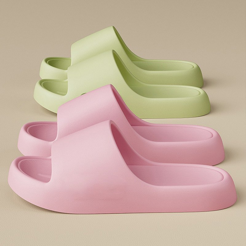 Lightweight Couple Slippers for Women in Summer Bathroom Home Use Indoor Non-Slip Breathable Comfortable Thick-Soled Sandals for Men