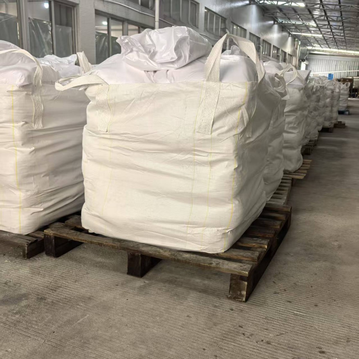 Aluminum Hydroxide Is Suitable for Wire and Cable Silicone Rubber Foaming Materials, Papermaking, Crafts, Flame Retardants, and Environmentally Friendly Fillings