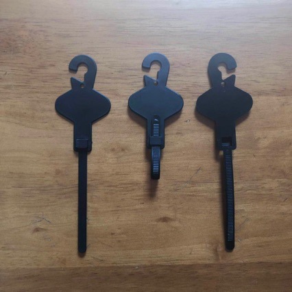 Factory direct supply injection frosted plastic tag PP integrated supermarket comb elevator tag in stock hanging card