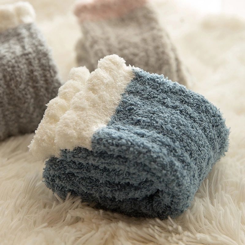 Coral Fleece Socks Women's Postpartum Sleep Autumn and Winter Mid-tube Home fleece-lined Thickened Moon Socks Plush Floor Socks